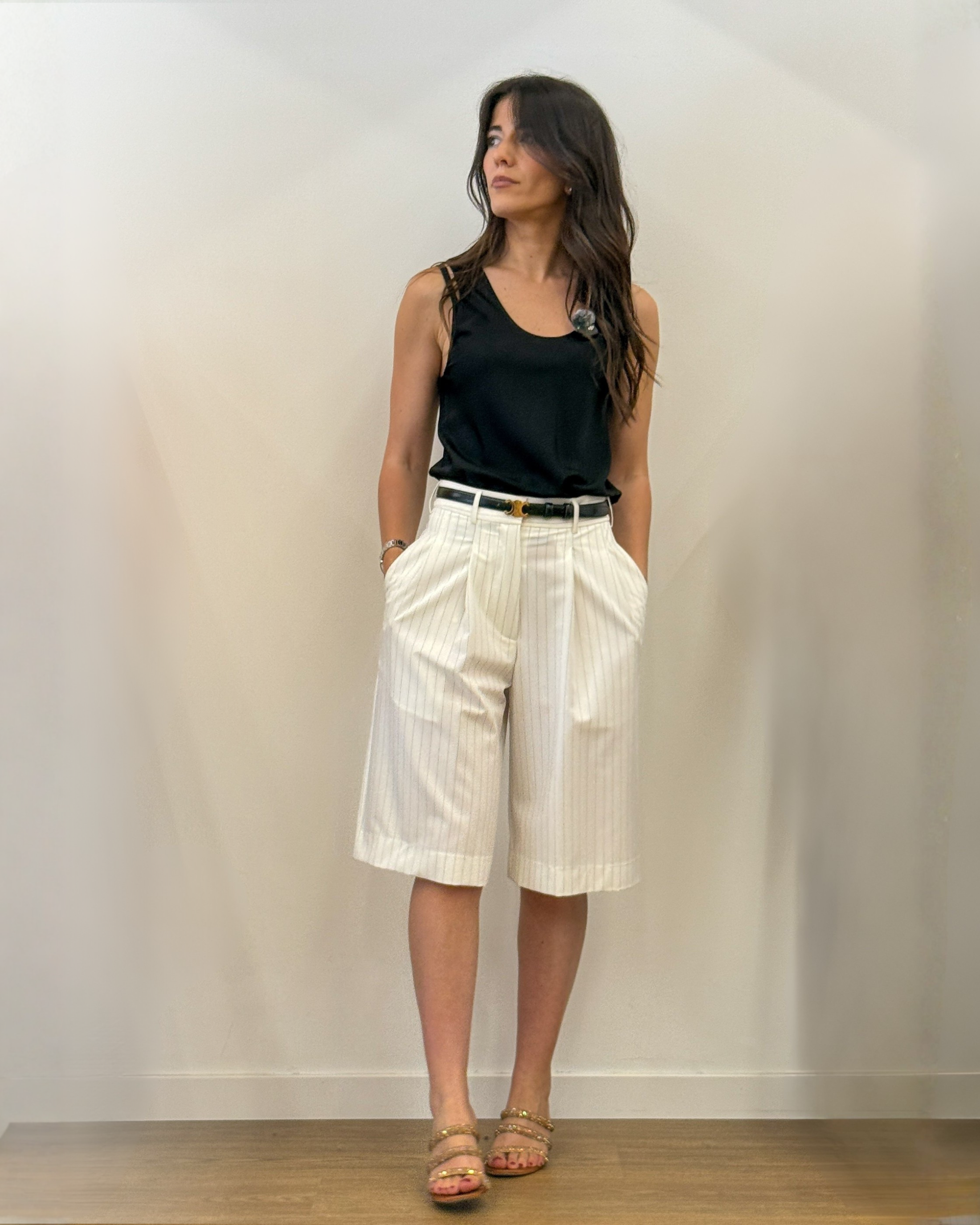 Bermuda Sartoriale Gessato con Pence e Risvolto - Bianco