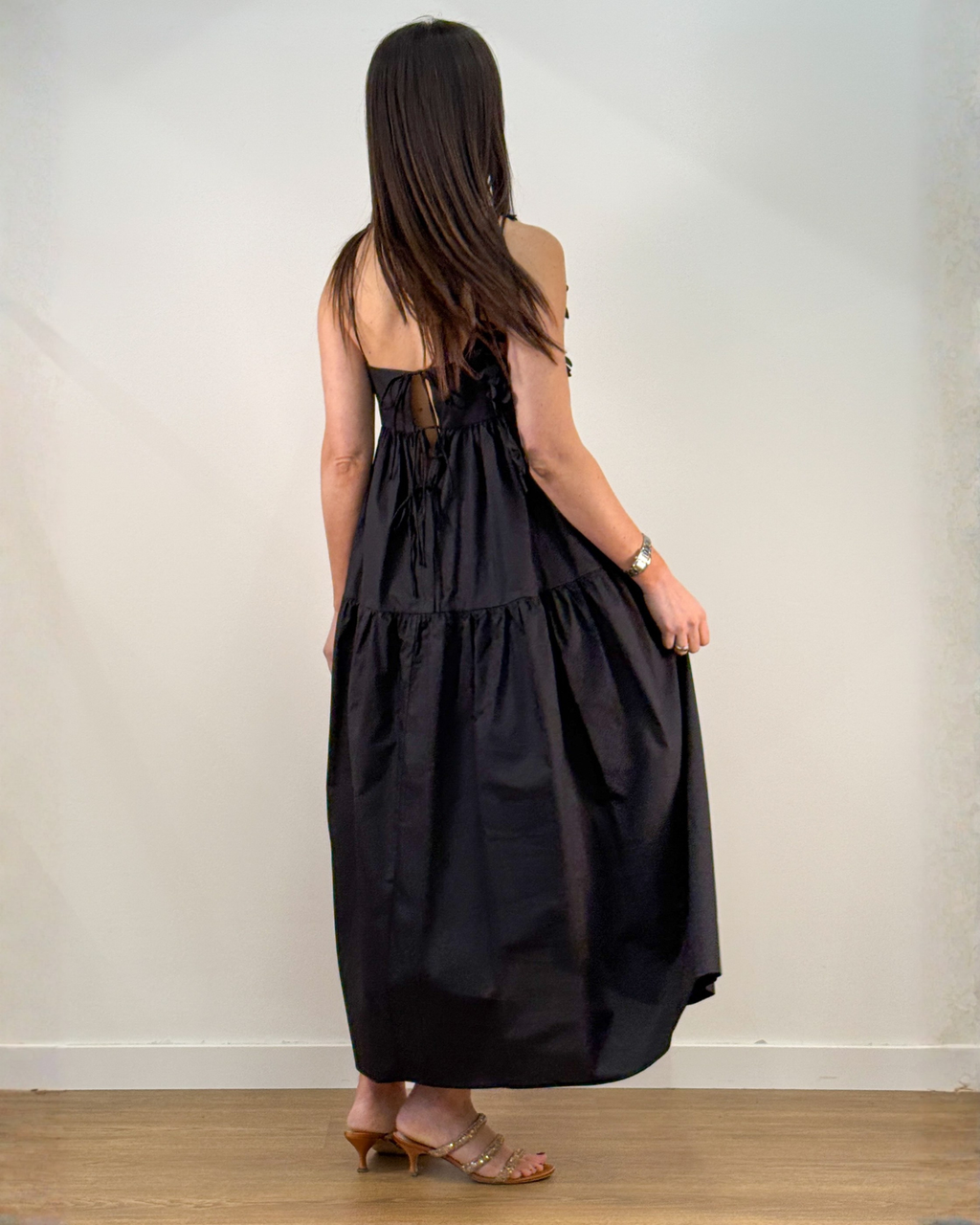 Abito Lungo in Cotone con Fiori Applicati e Gonna a Balze - Nero | MEIMEIJ