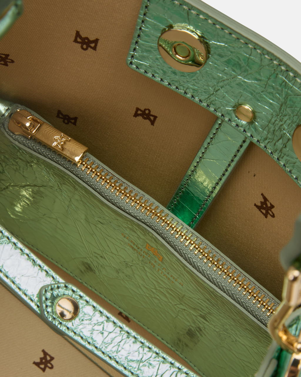 Borsa Small Bucket Metal in Pelle Laminata - Aloe - Gold Boutique