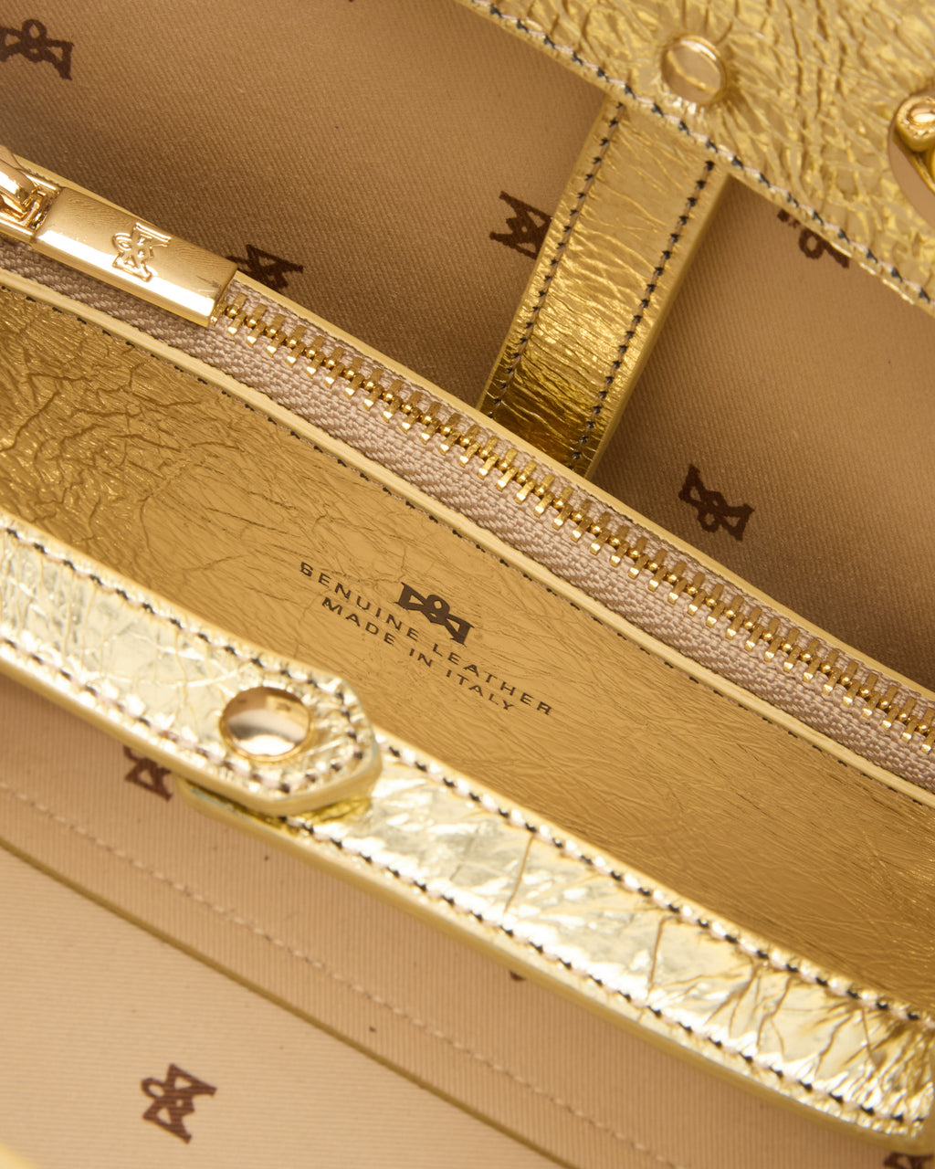 Borsa Small Bucket Metal in Pelle Laminata - Soleil - Gold Boutique