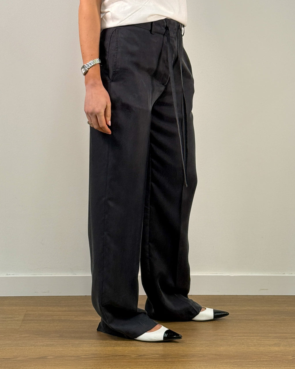 Pantalone a Gamba Larga in Cupro con Coulisse - Nero | RAME