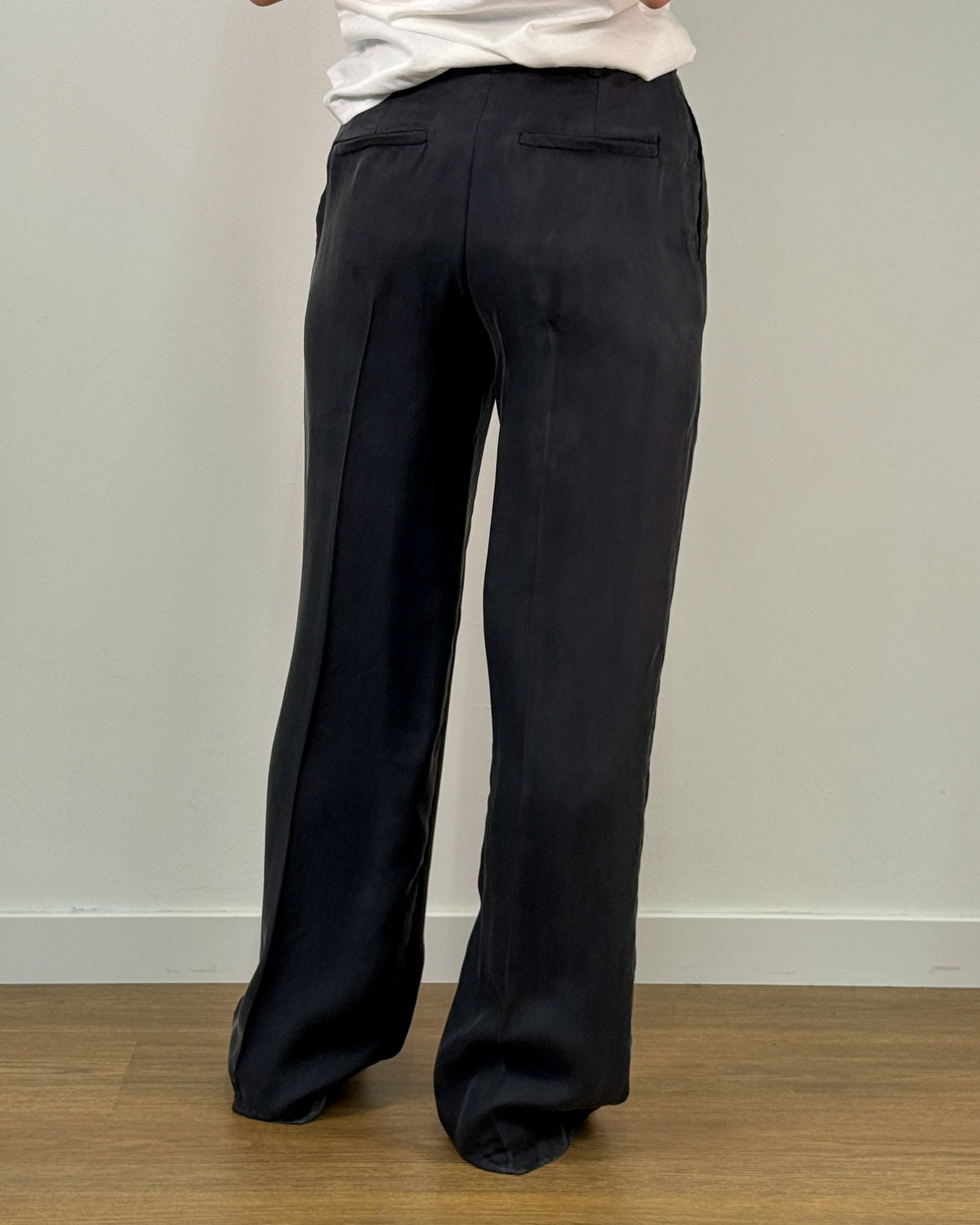 Pantalone a Gamba Larga in Cupro con Coulisse - Nero | RAME