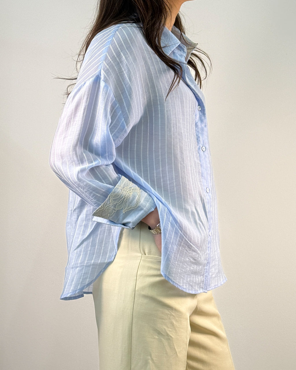 Camicia a Righe con Polsini in Pizzo - Azzurro