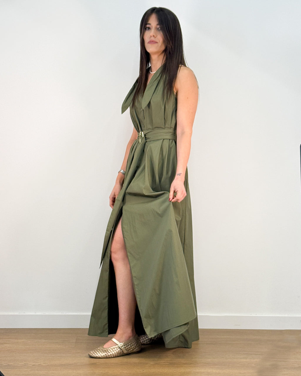 Abito con Colletto a Foulard e Cintura con Fibbia - Verde Militare | ISABELLE BLANCHE PARIS