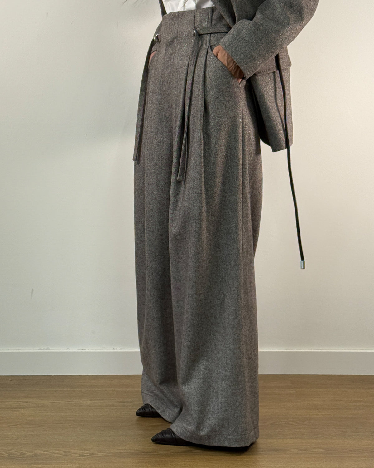 Pantalone Wide Leg in tessuto resca di Lana con Pinces - Marrone Dark Earth