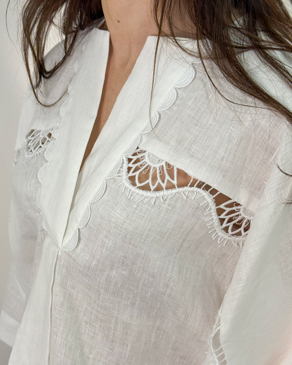 Camicia in Lino con Inserti in Pizzo e Manica a Palloncino - Bianco | BEATRICE B