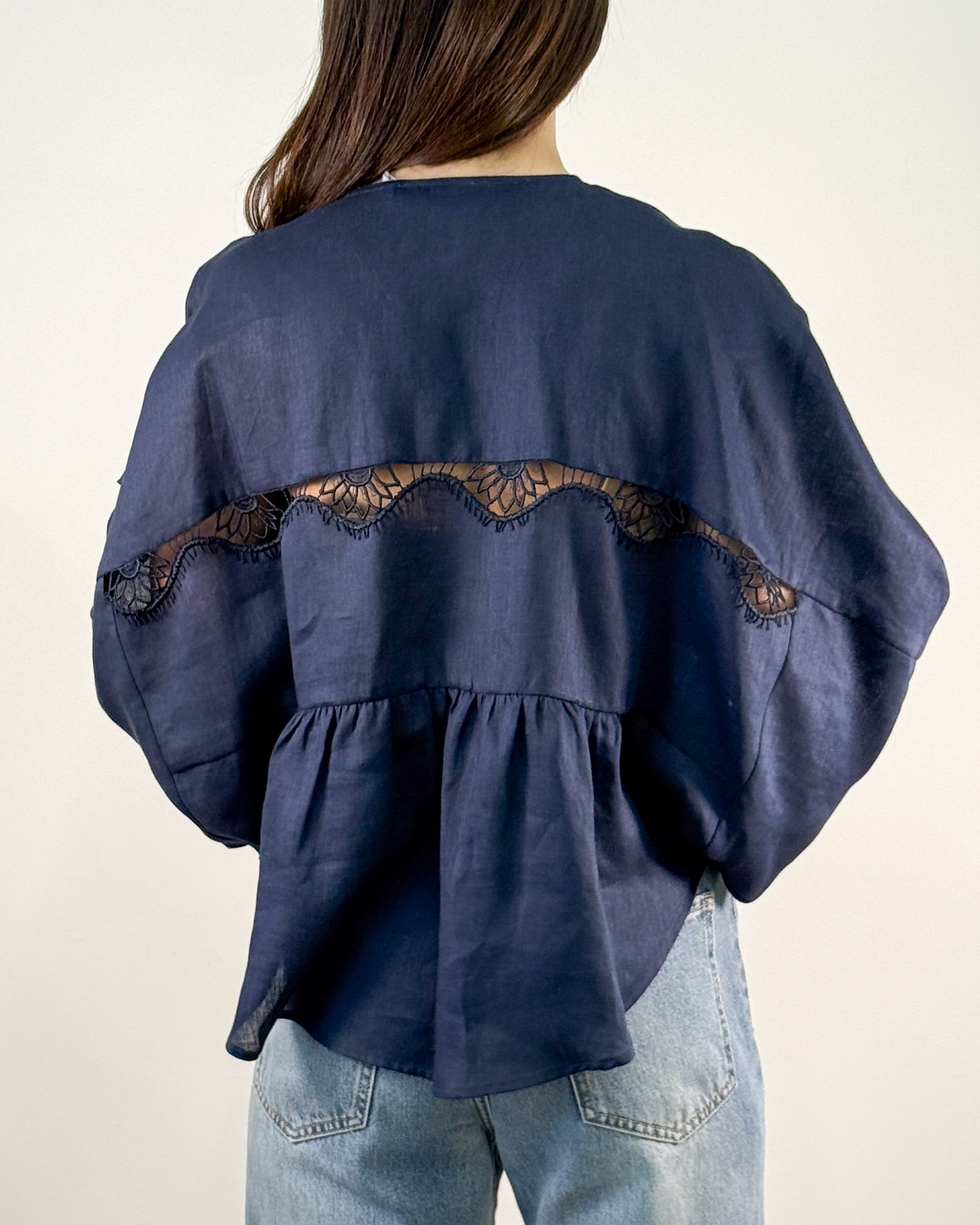 Camicia in Lino con Inserti in Pizzo e Manica a Palloncino - Blu Navy | BEATRICE B
