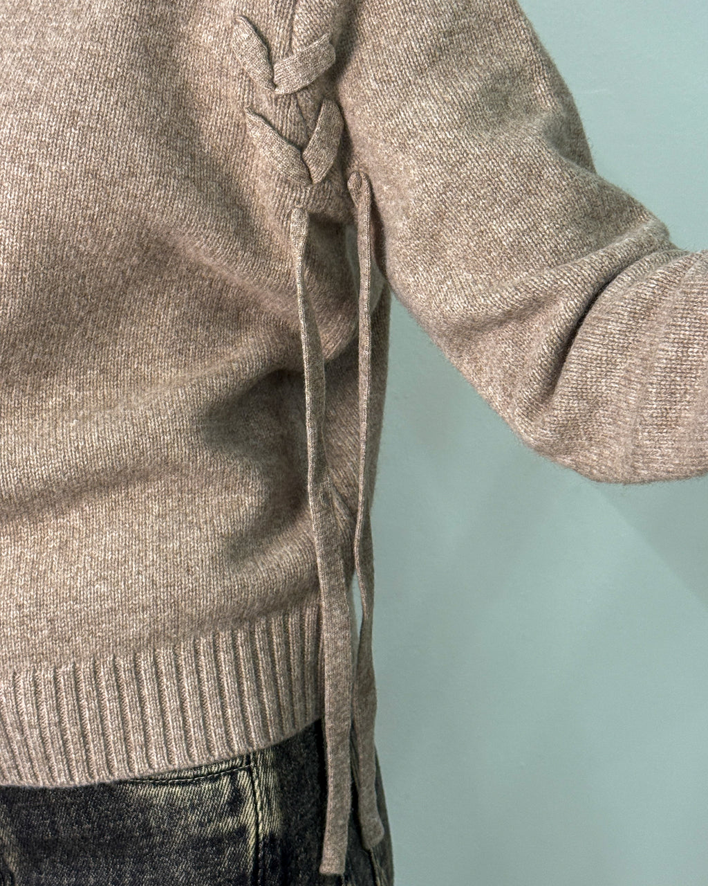 Polo in Maglia di Pura Lana con Intreccio sulle Spalle - Oatmeal