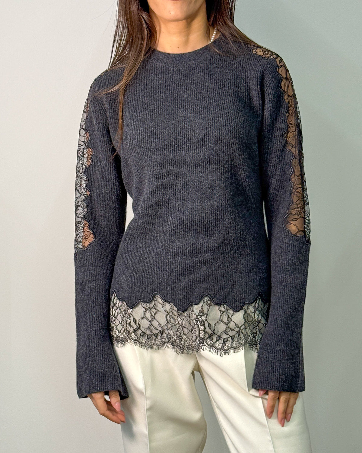 Maglia Girocollo in Pura Lana con Inserti in Pizzo - Antracite