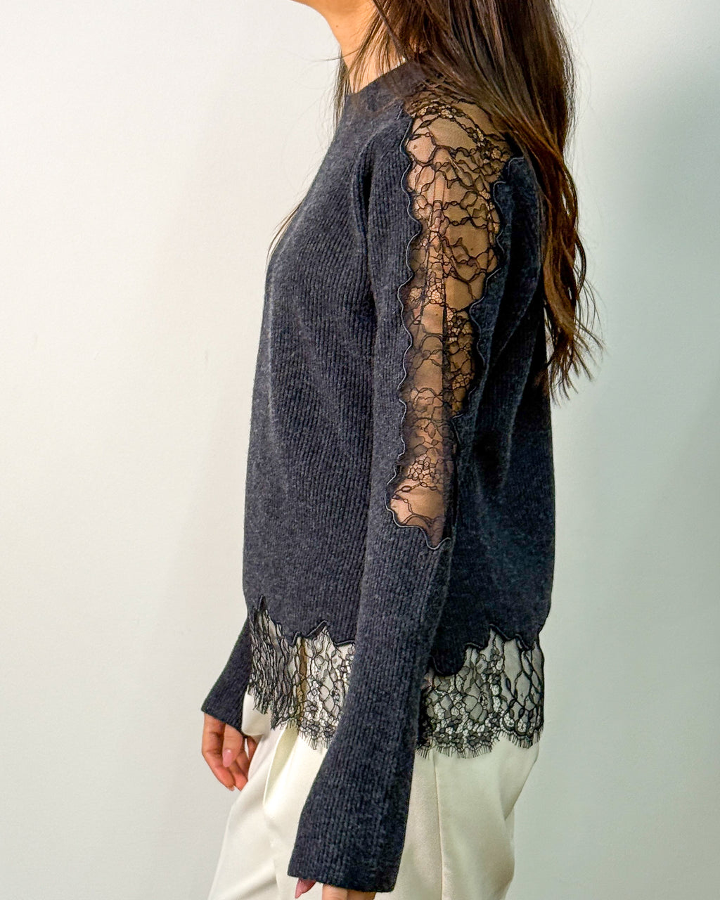 Maglia Girocollo in Pura Lana con Inserti in Pizzo - Antracite