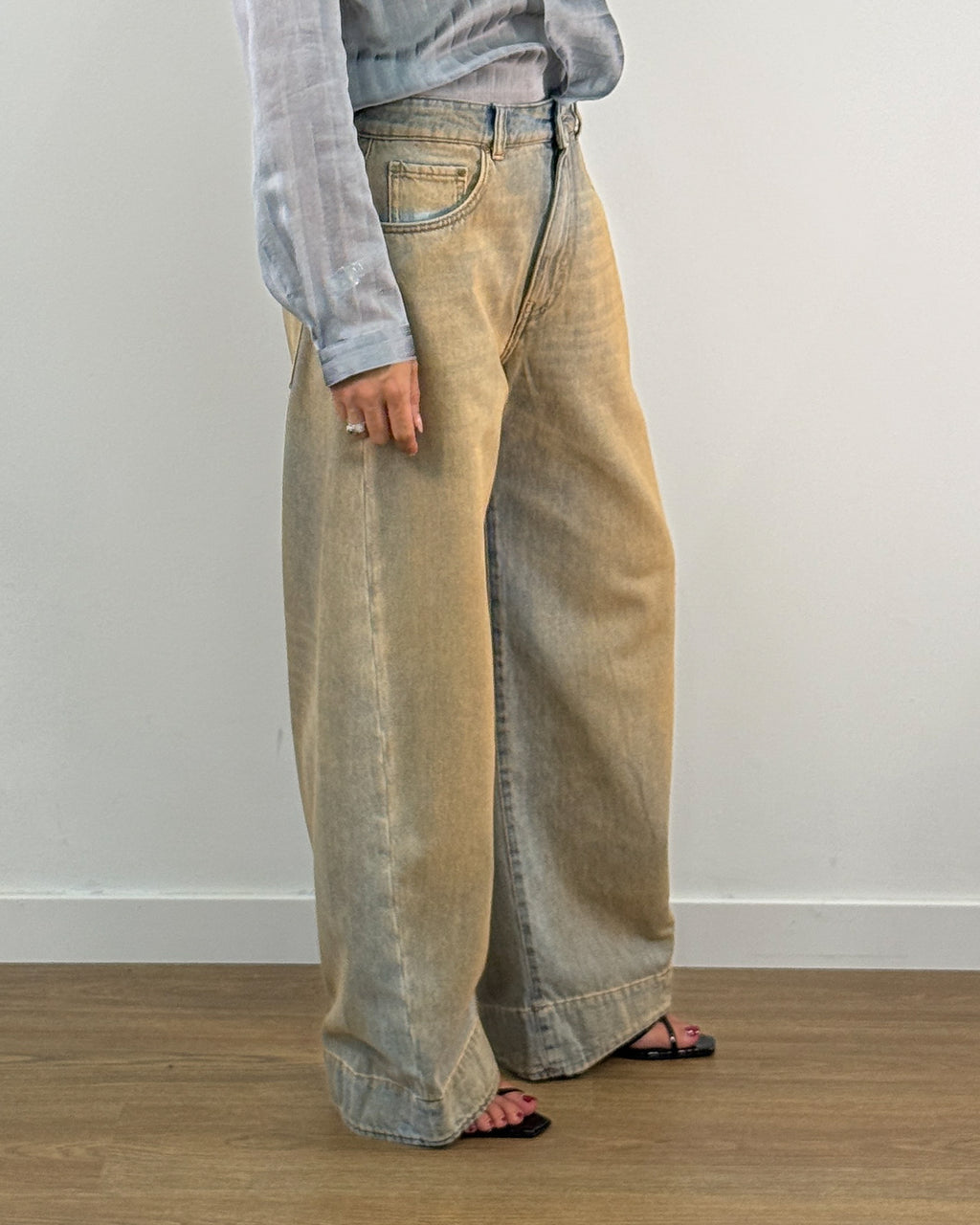 Jeans Wide Leg con Trattamento Dirty Vintage - Sabbia | ARCHEVE