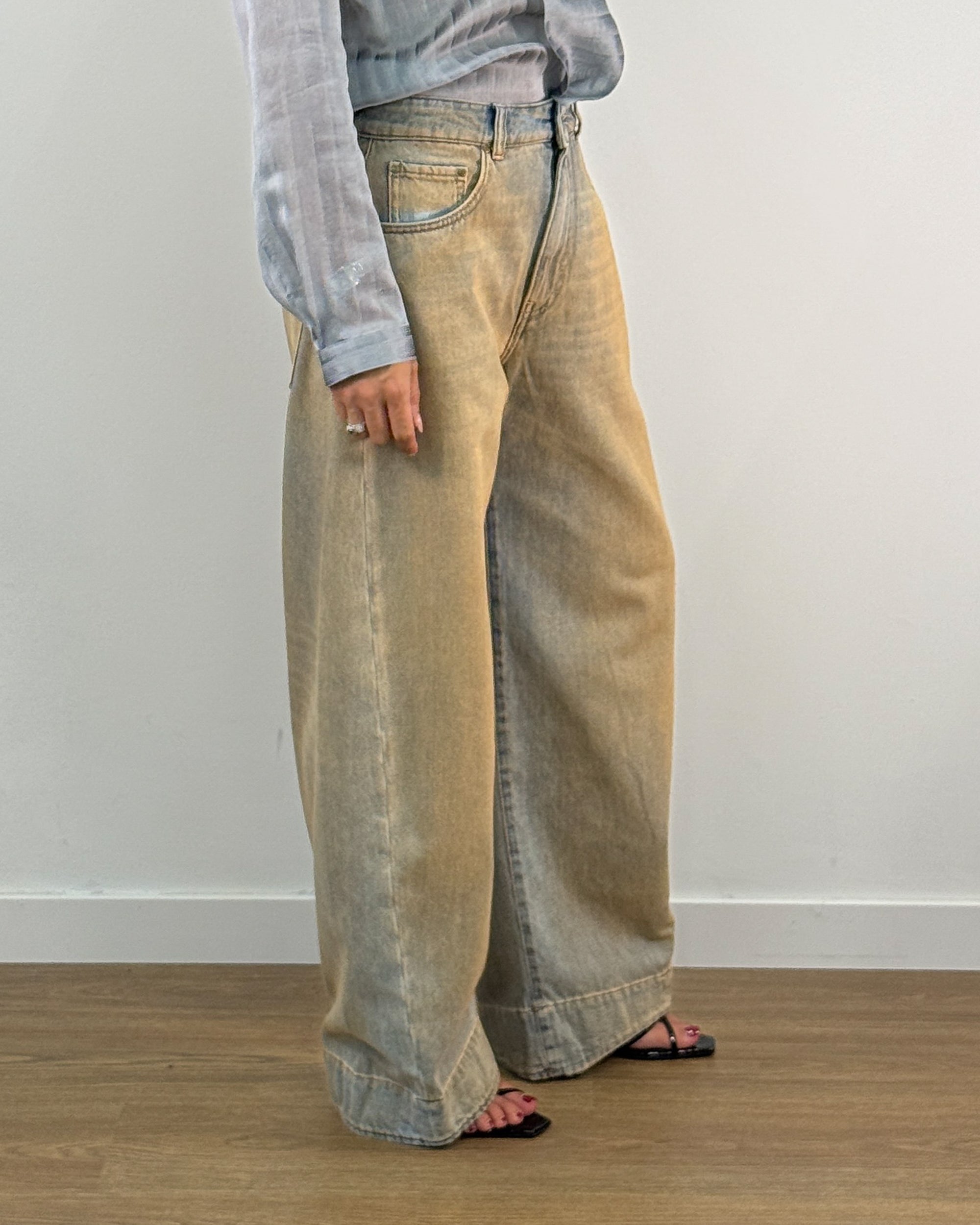 Jeans Wide Leg con Trattamento Dirty Vintage - Sabbia | ARCHEVE