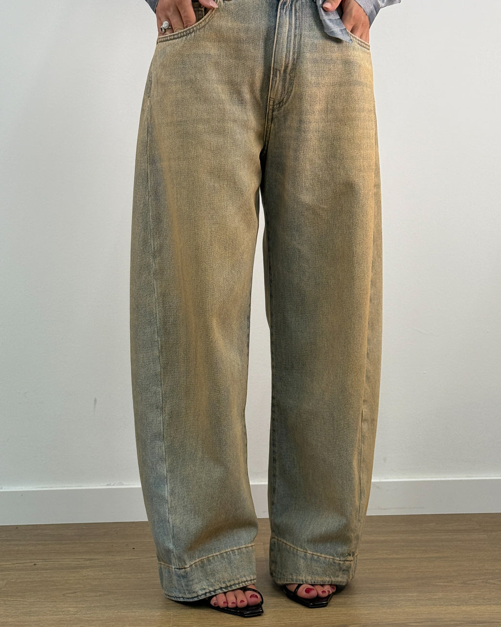 Jeans Wide Leg con Trattamento Dirty Vintage - Sabbia | ARCHEVE