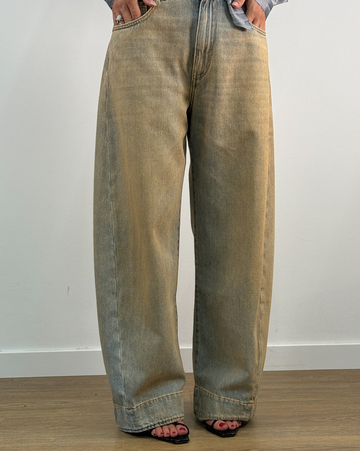 Jeans Wide Leg con Trattamento Dirty Vintage - Sabbia | ARCHEVE