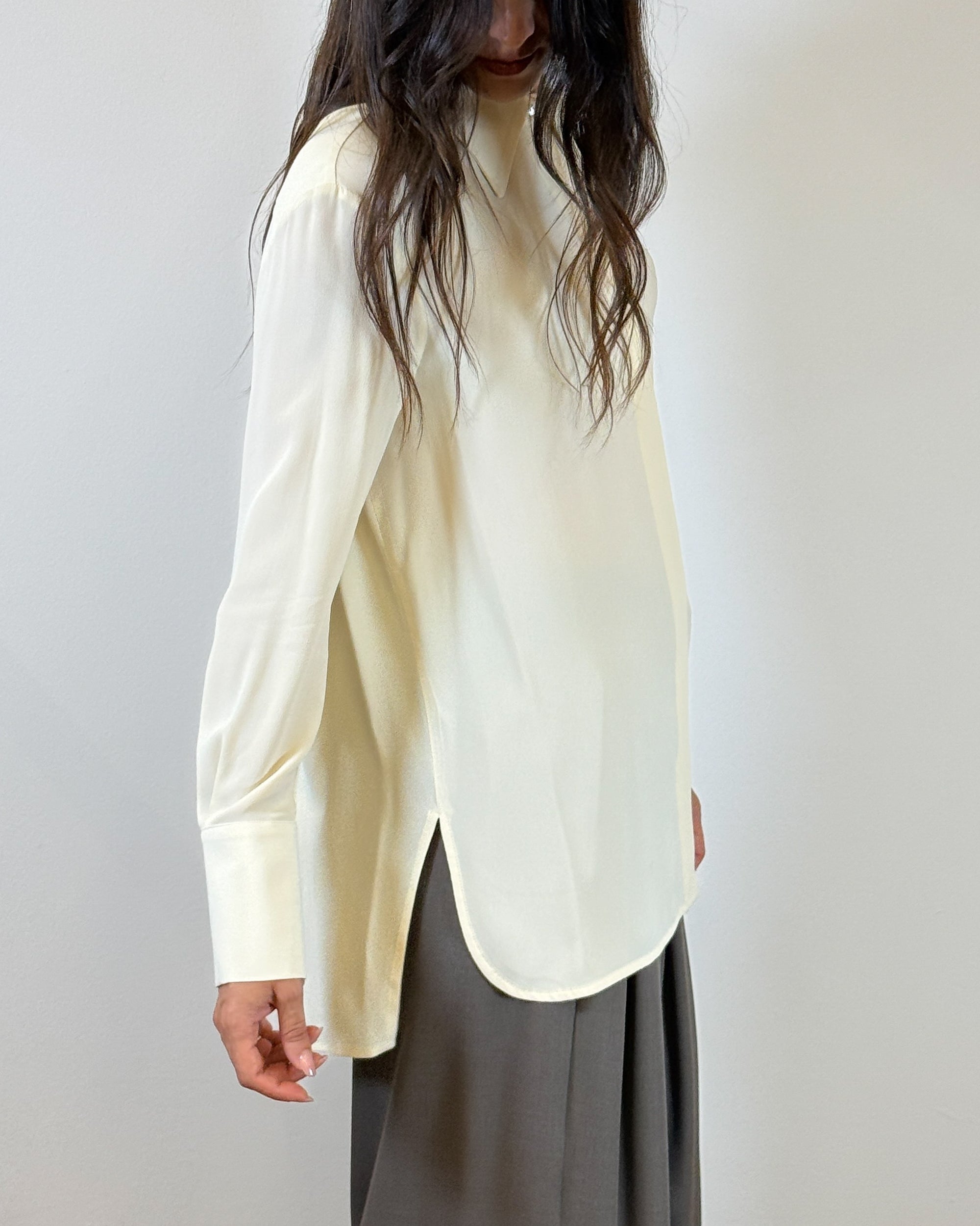 Camicia in misto Seta con Collo a Punta - Burro | MEIMEIJ