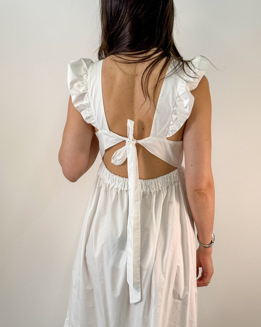 Abito Lungo in Cotone con Rouches e Schiena Aperta - Bianco
