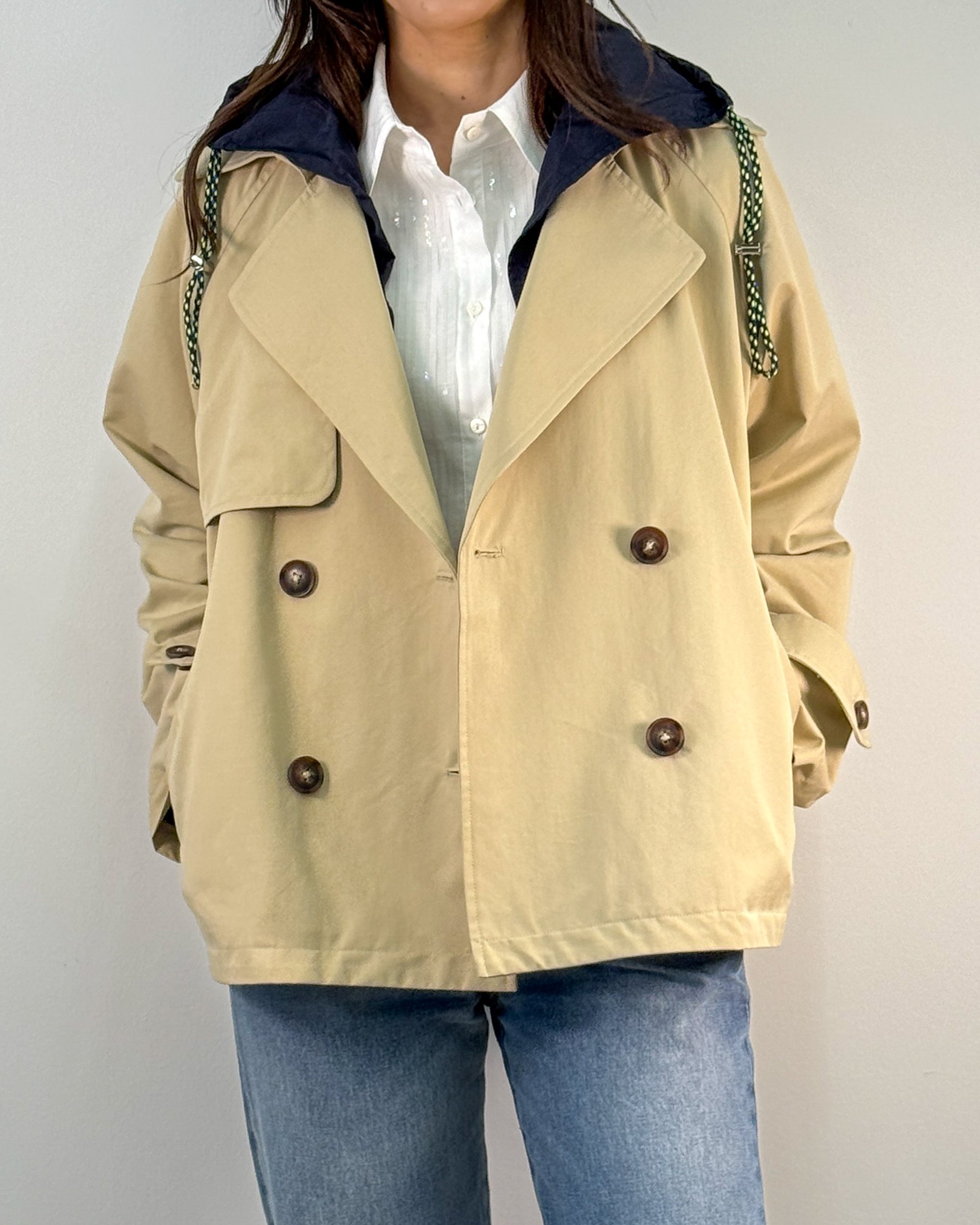Trench Corto Doppiopetto con Cappuccio Staccabile - Beige