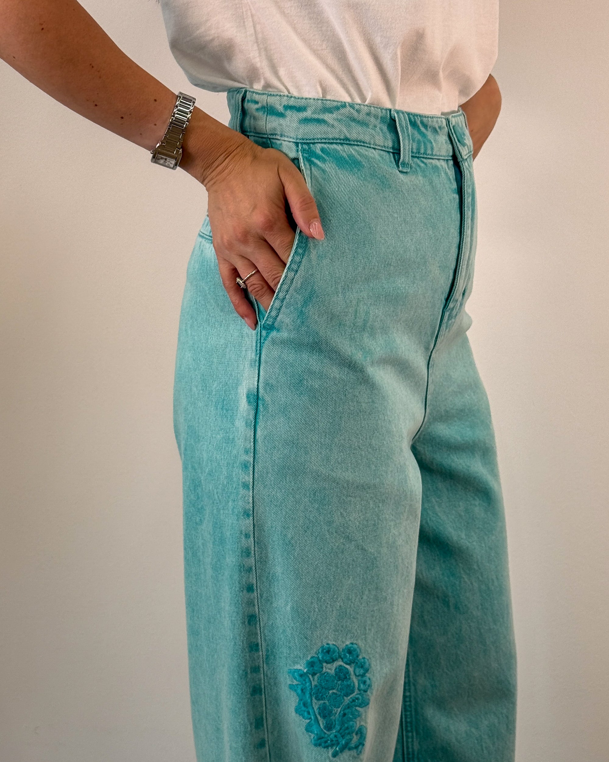 Jeans Palazzo a Vita Alta Lavaggio Acido con Ricamo - Verde Acqua | ISABELLE BLANCHE PARIS
