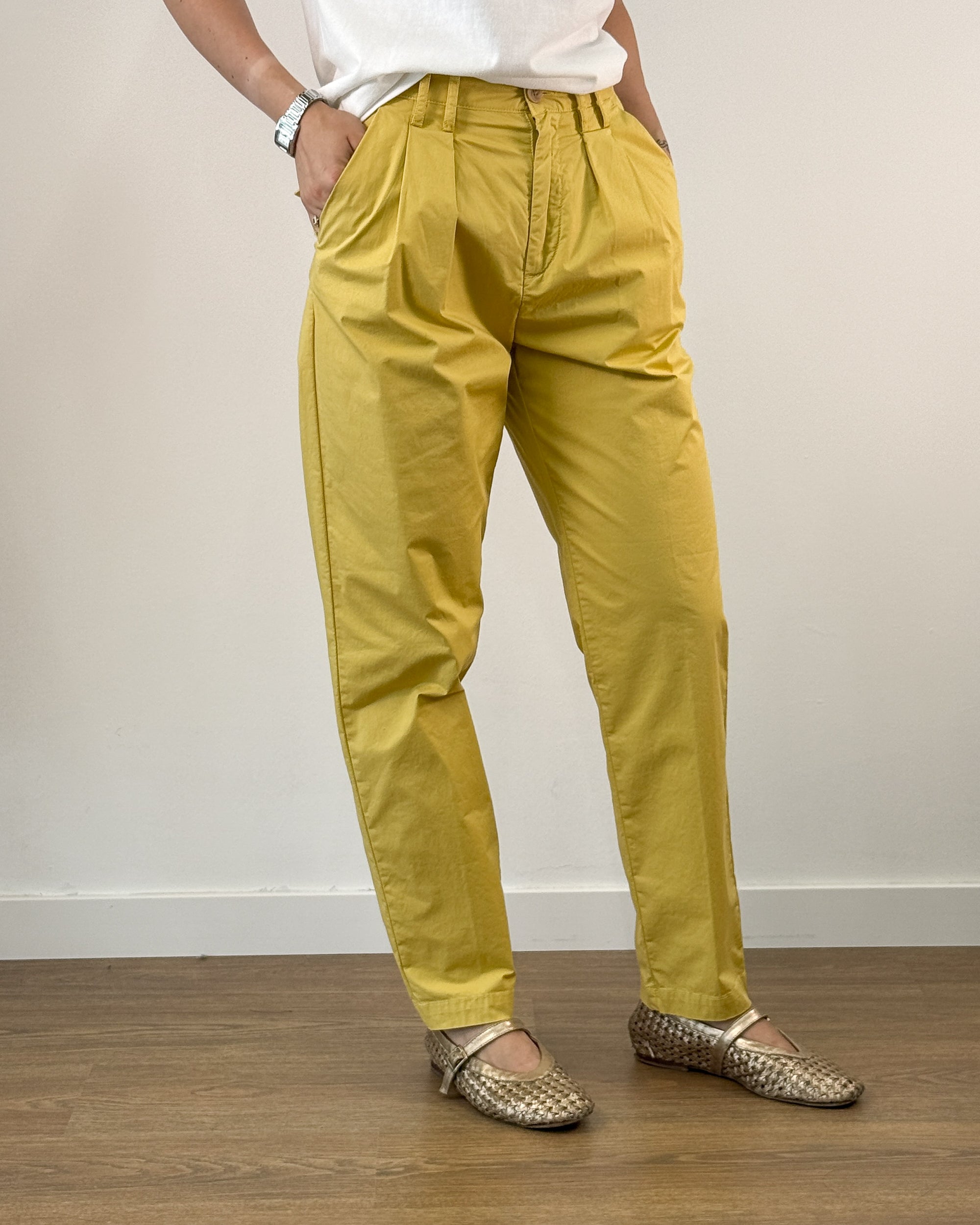 Pantaloni Chino a Vita Alta con Pinces - Giallo Senape