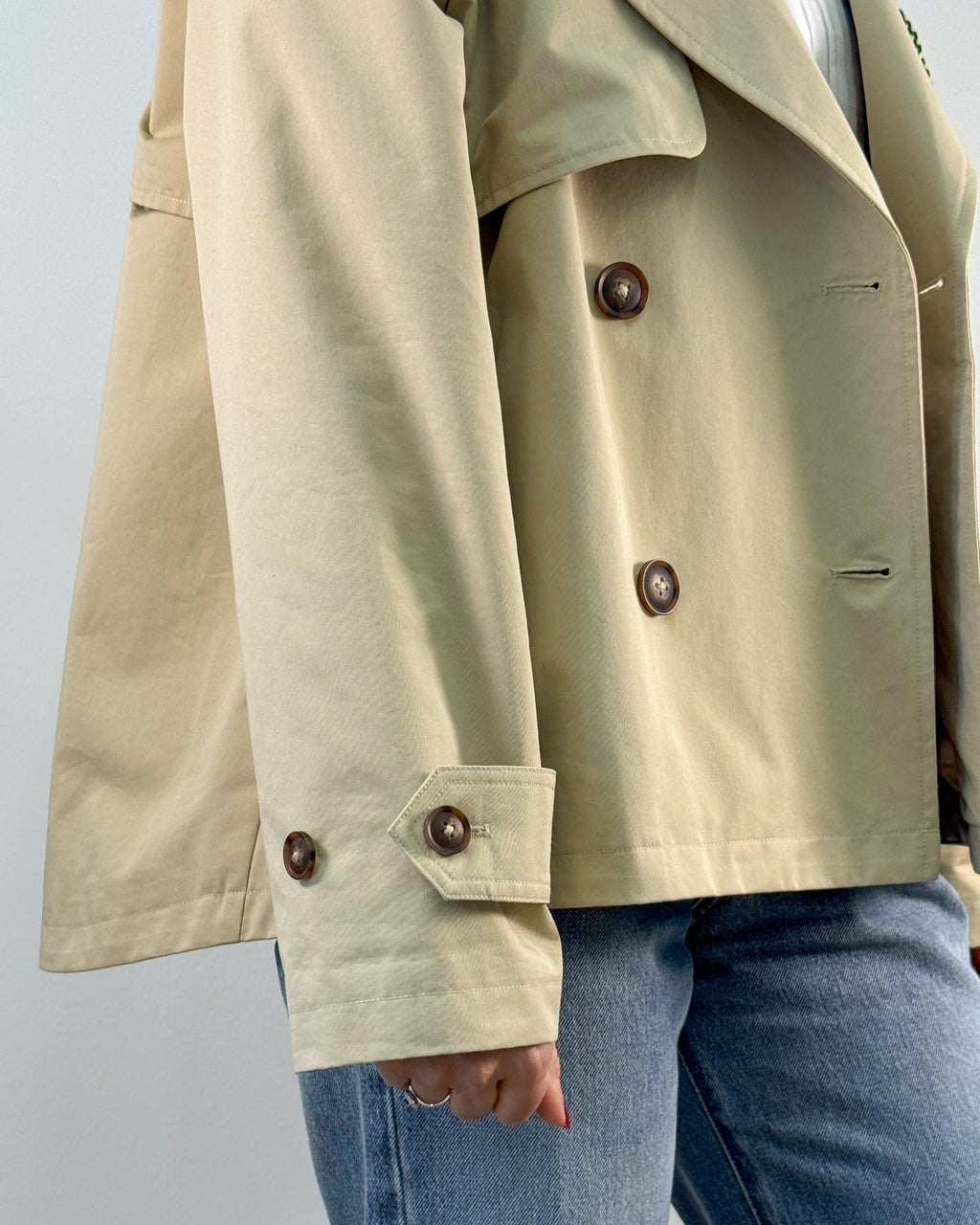 Trench Corto Doppiopetto con Cappuccio Staccabile - Beige