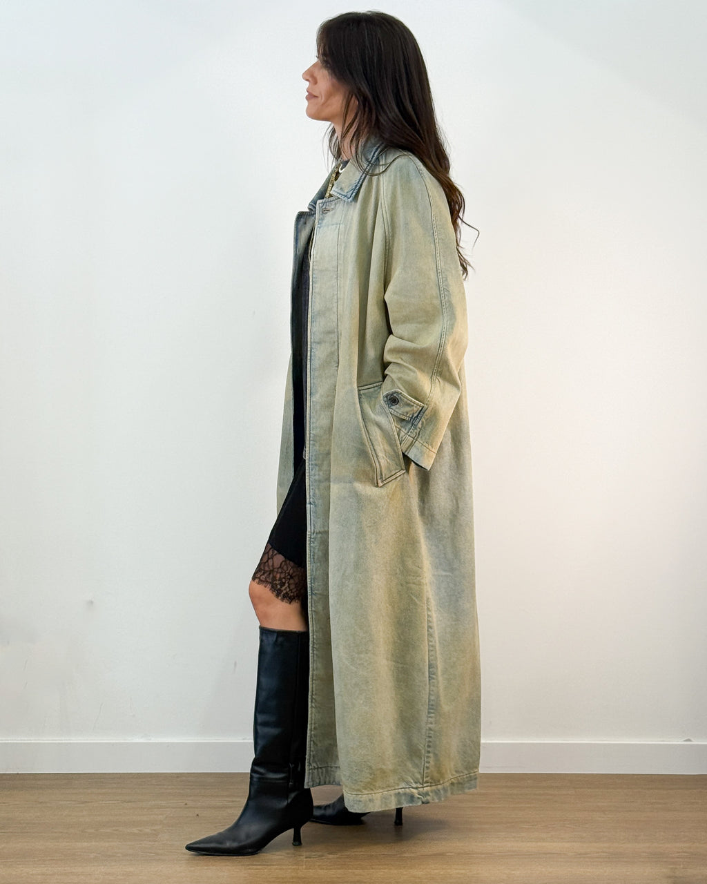 Trench Lungo in Denim Resinato Effetto Vintage