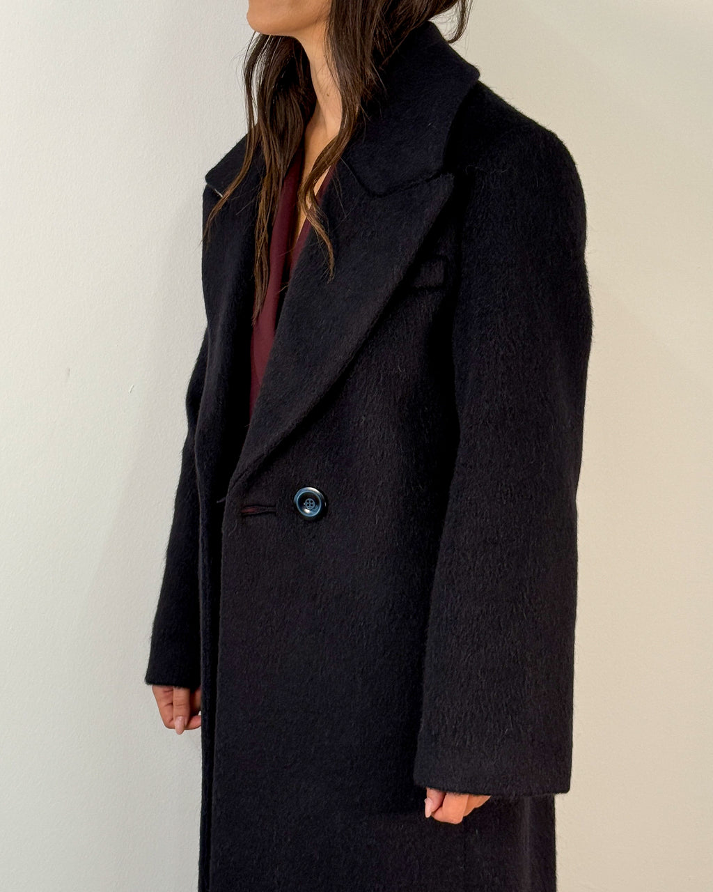 Cappotto Lungo Doppiopetto in Lana e Mohair con Chiusura Asimmetrica - Nero