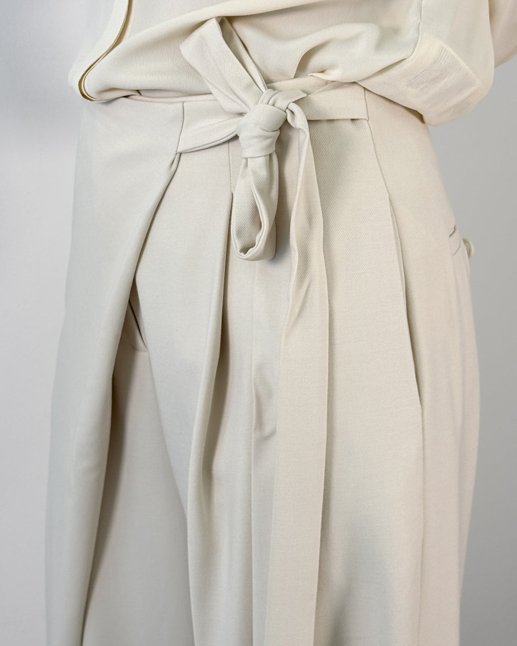 Pantalone Palazzo con Pannello Frontale e Fiocco - Avorio