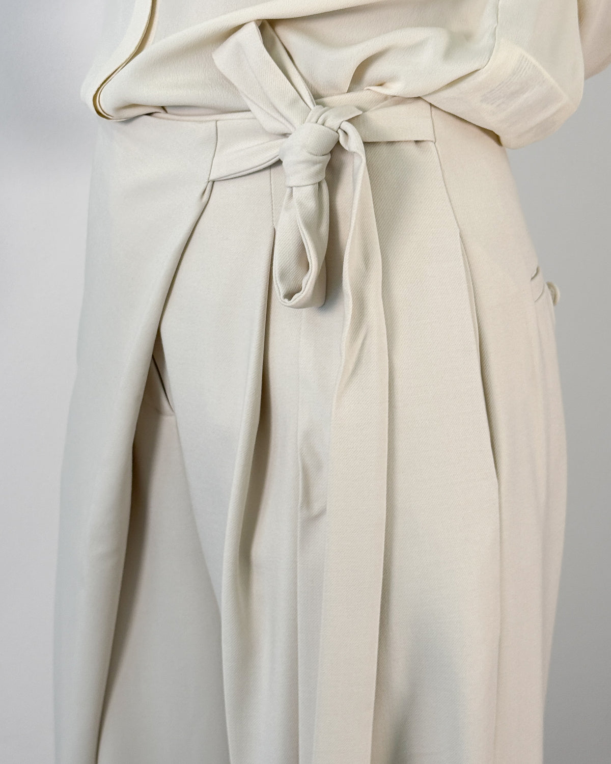 Pantalone Palazzo con Pannello Frontale e Fiocco - Avorio