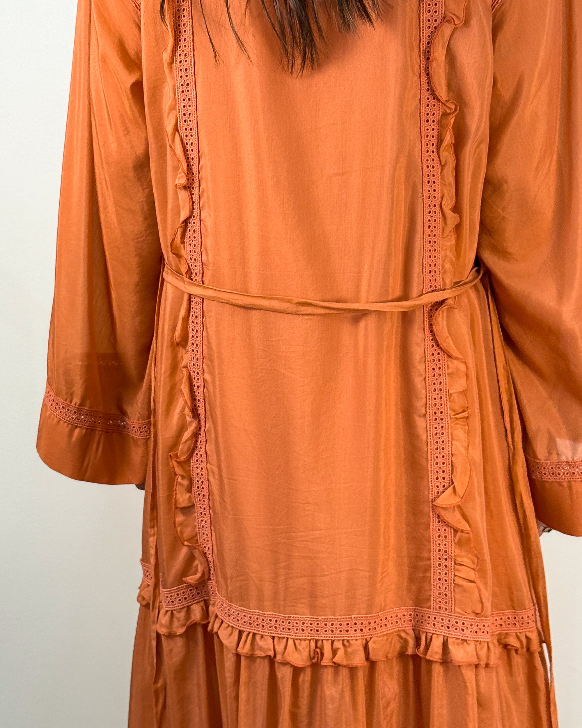 Chemisier Lungo in Misto Seta con Pizzo Sangallo e Rouches - Terracotta | ISABELLE BLANCHE PARIS