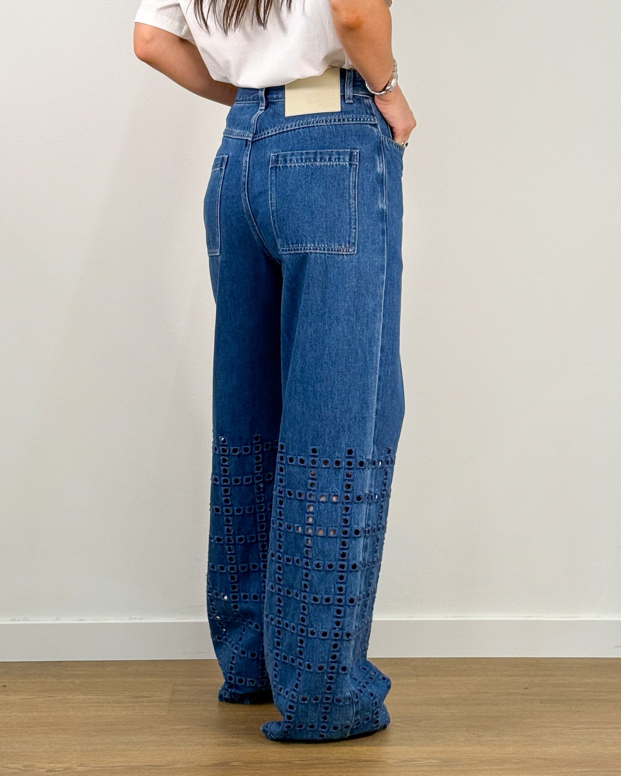Jeans a Gamba Larga con Ricamo Sangallo - Blu Denim | ISABELLE BLANCHE PARIS