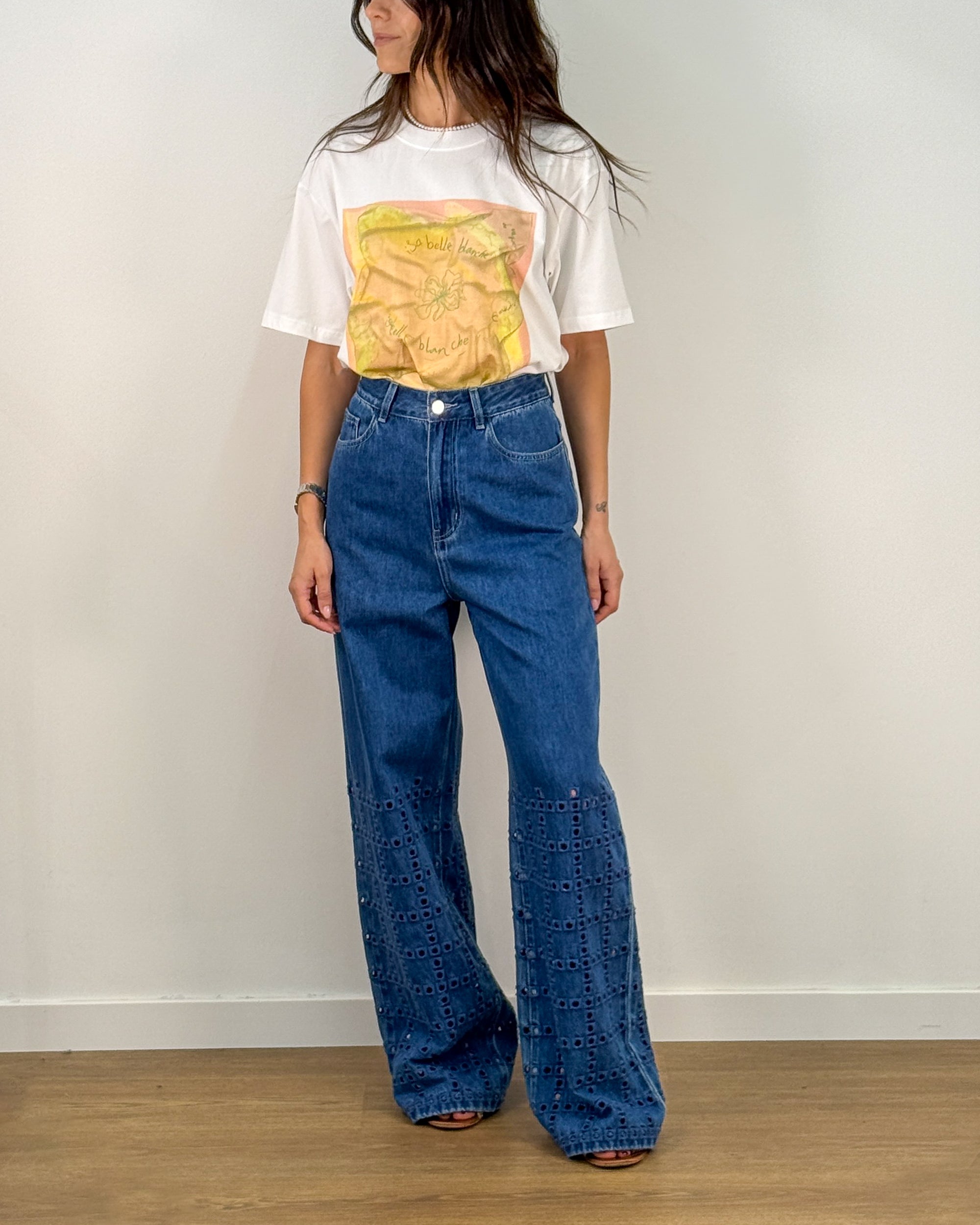 Jeans a Gamba Larga con Ricamo Sangallo - Blu Denim | ISABELLE BLANCHE PARIS