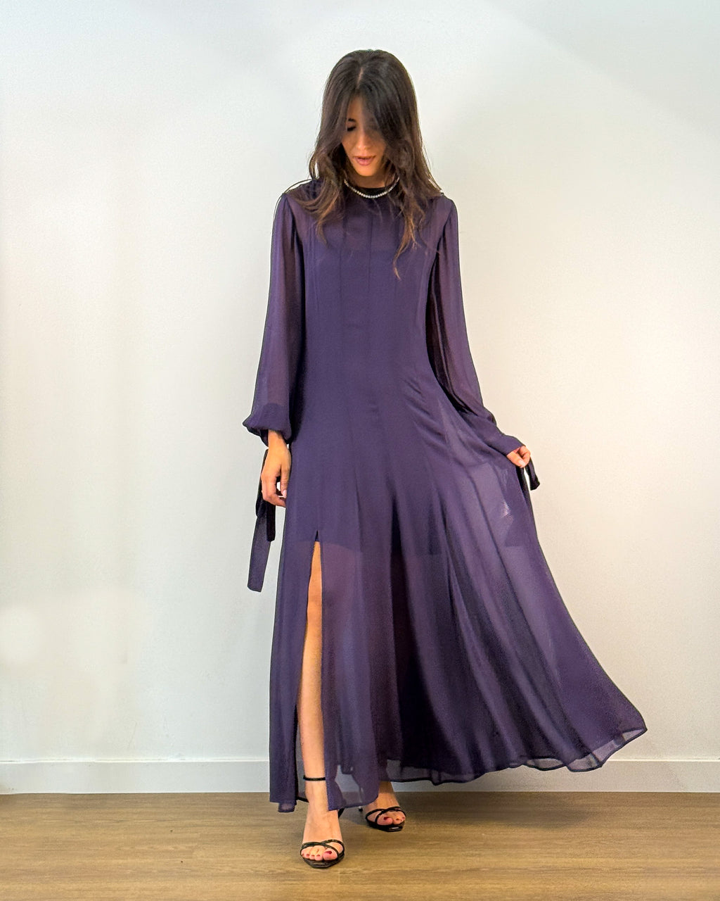 Abito Lungo in Georgette con Fiocchi ai Polsi - Viola |
