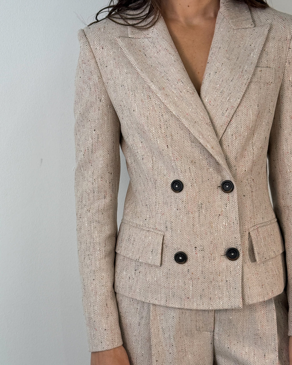 Giacca Doppiopetto in Spigato con Revers a Lancia - Beige
