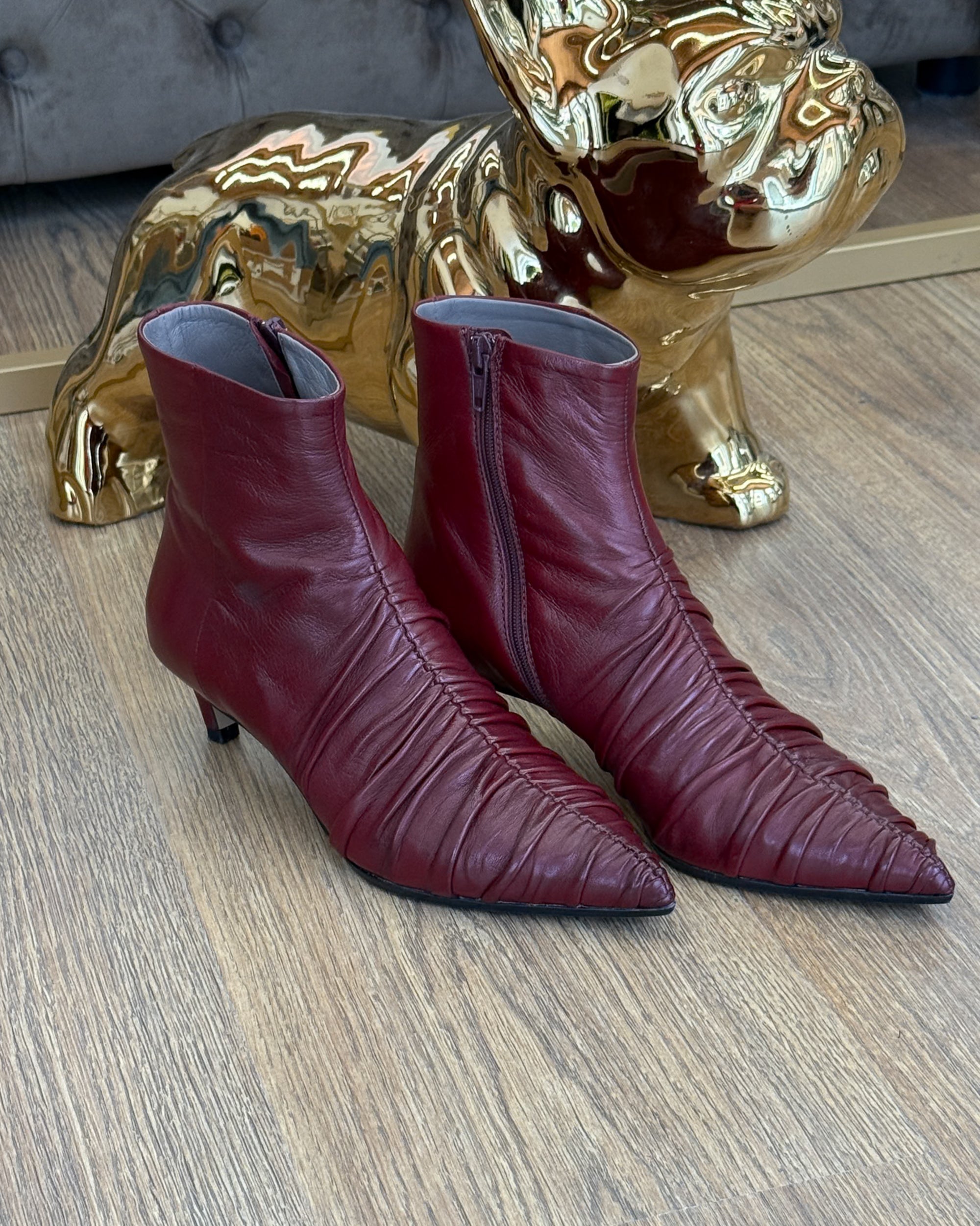 Stivaletto in Nappa Drappeggiata con Tacco - Color Pompei Bordeaux | LORENA PAGGI