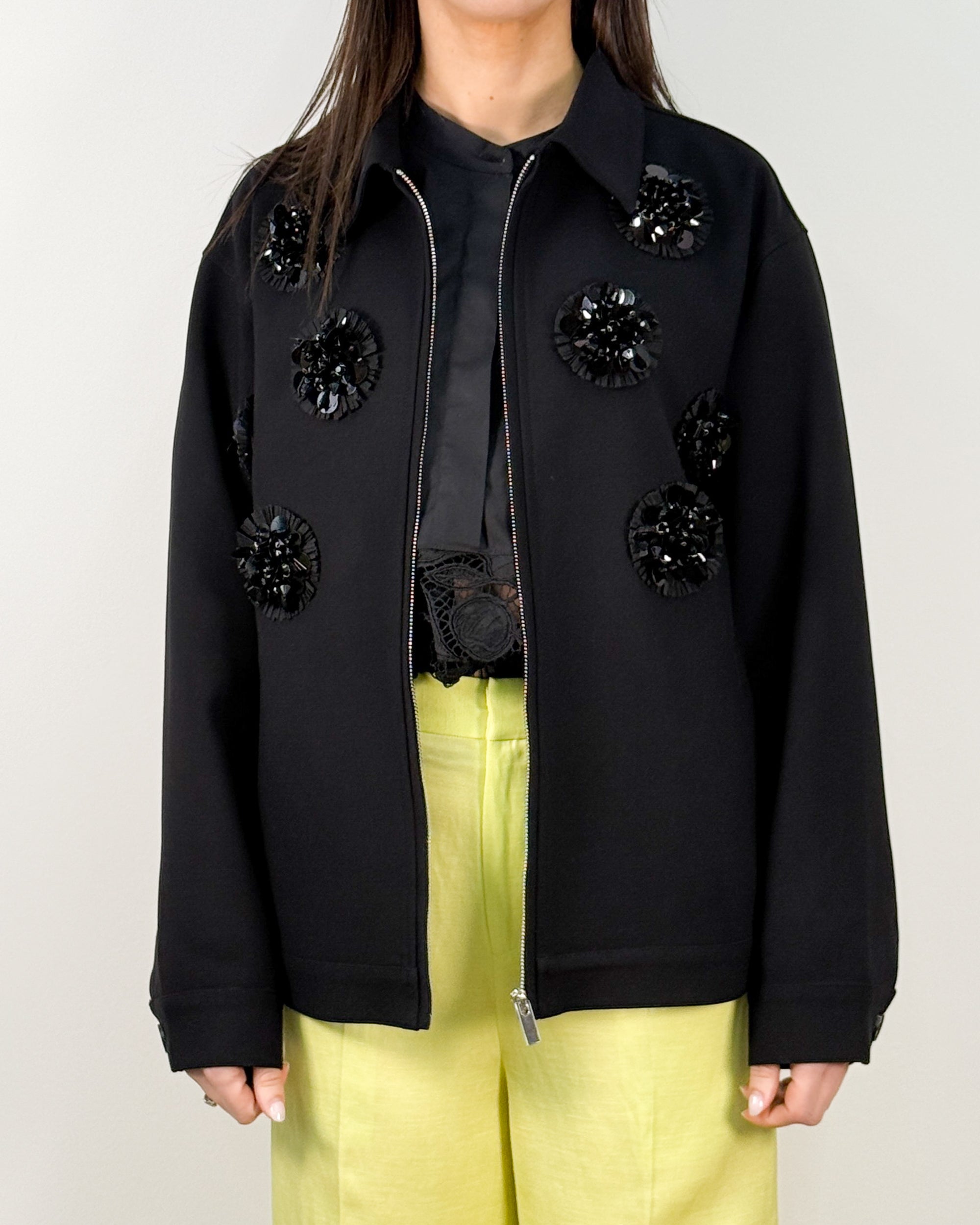 Caban Nero con Zip e Applicazioni Floreali in Paillettes | ISABELLE BLANCHE PARIS