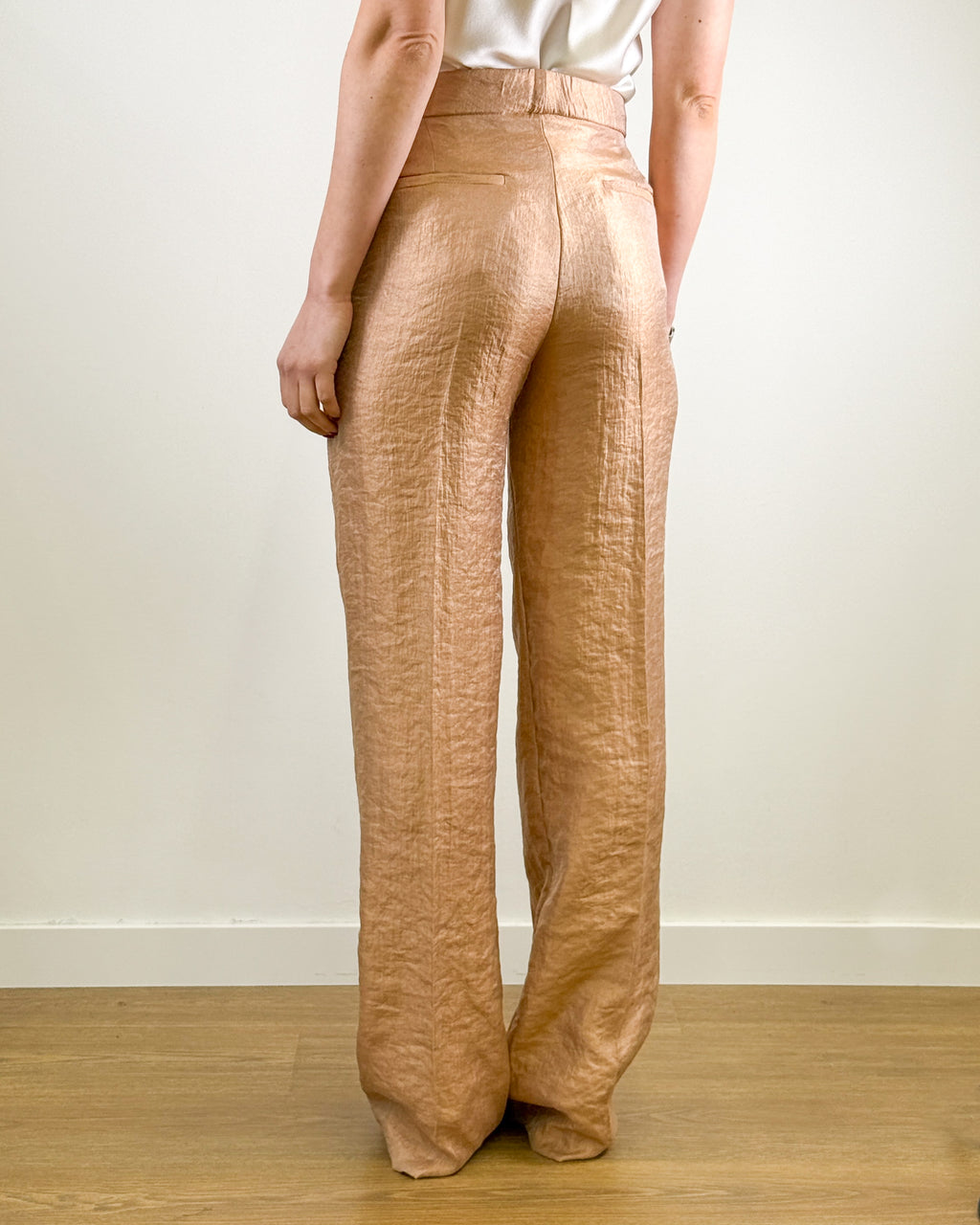 Pantalone a Palazzo con Tessuto Laminato e Vita Alta - Blush | RAME