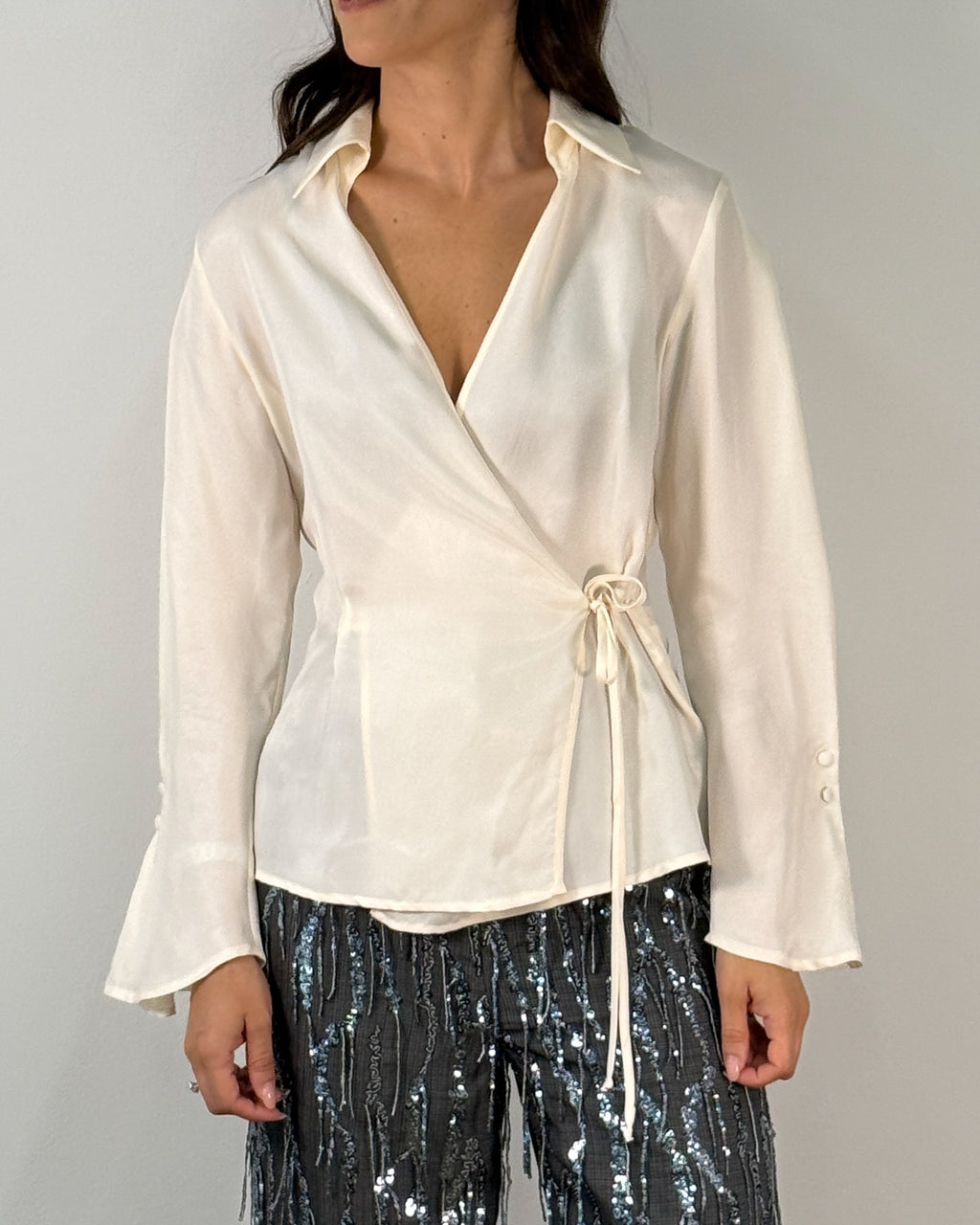 Camicia Wrap in Cupro con Manica a Trombetta - Avorio