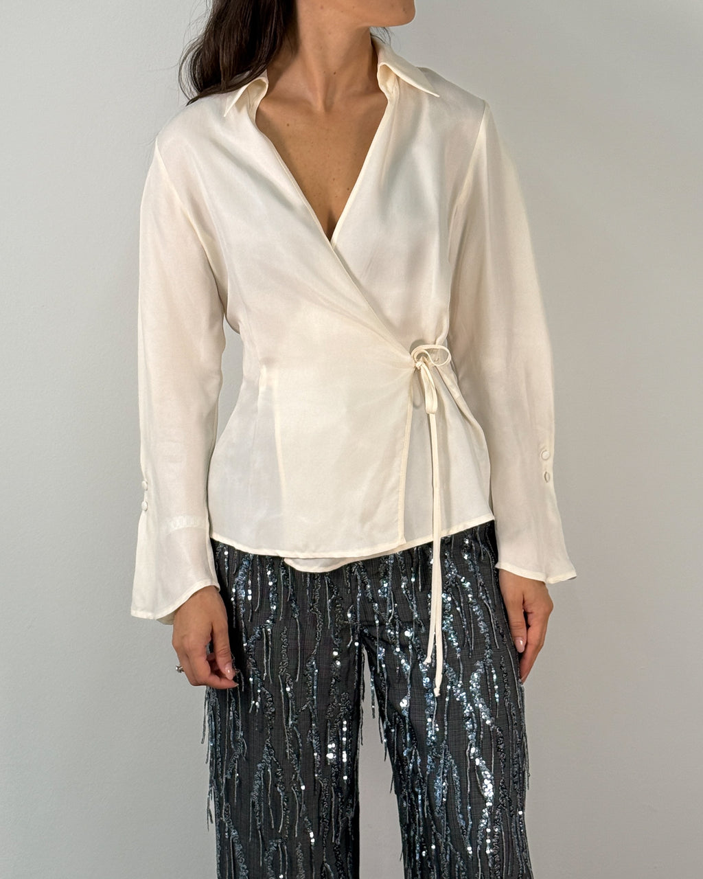 Camicia Wrap in Cupro con Manica a Trombetta - Avorio