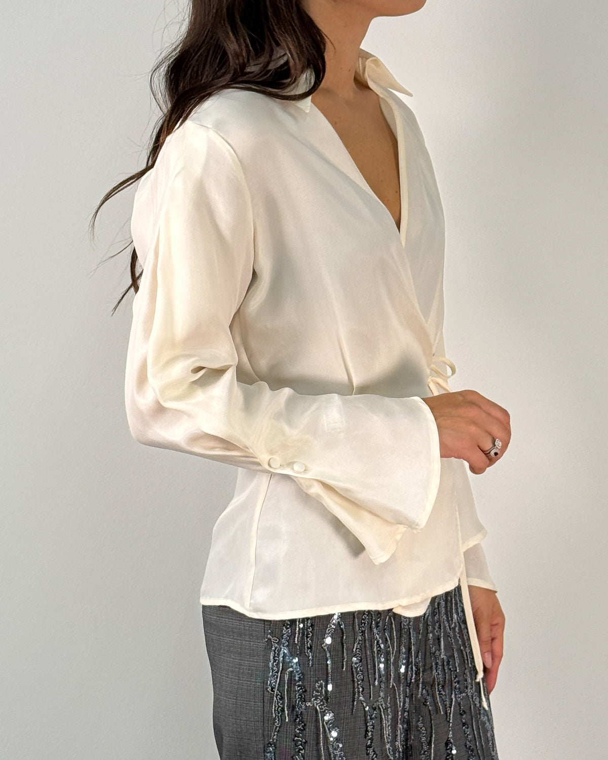 Camicia Wrap in Cupro con Manica a Trombetta - Avorio
