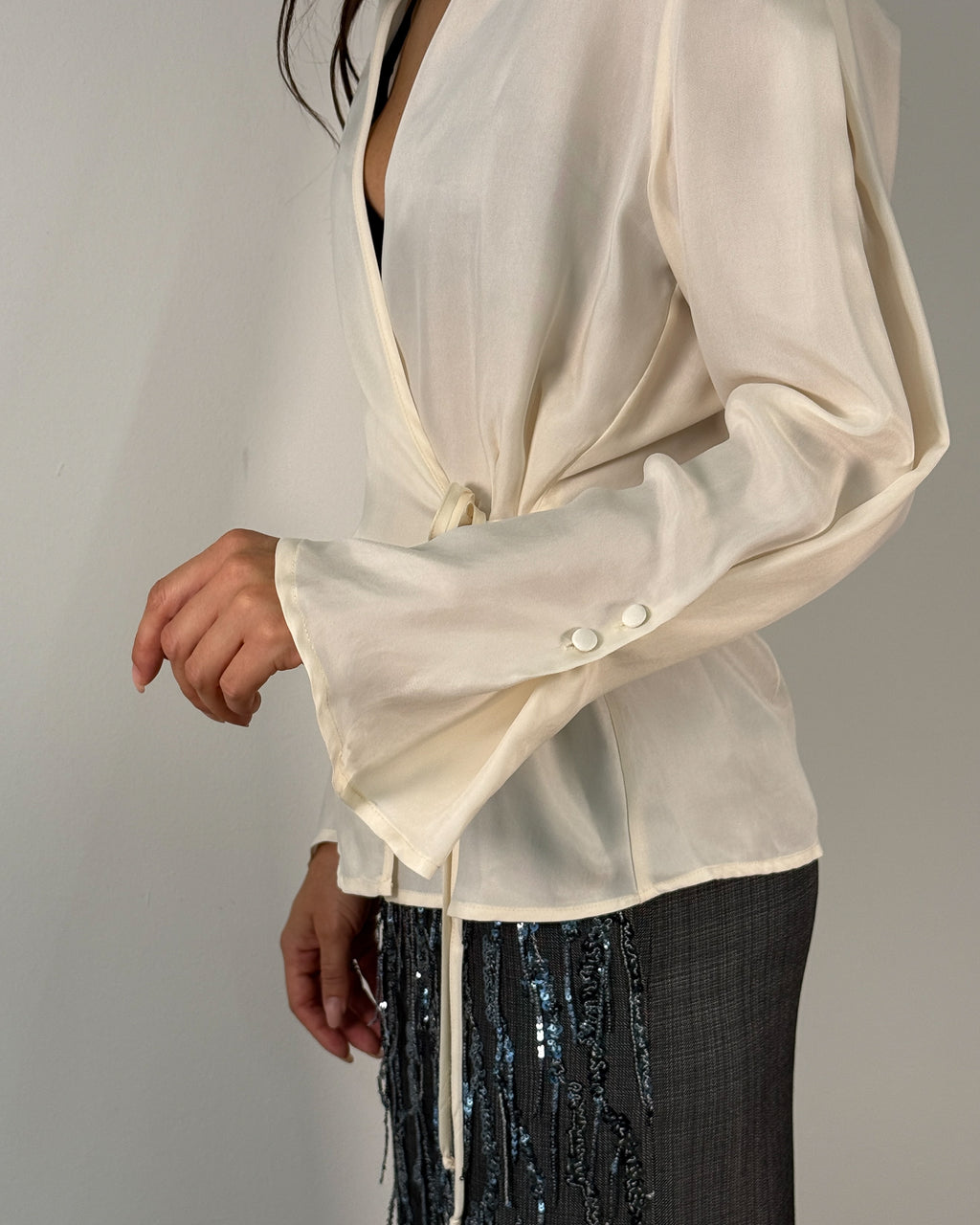 Camicia Wrap in Cupro con Manica a Trombetta - Avorio