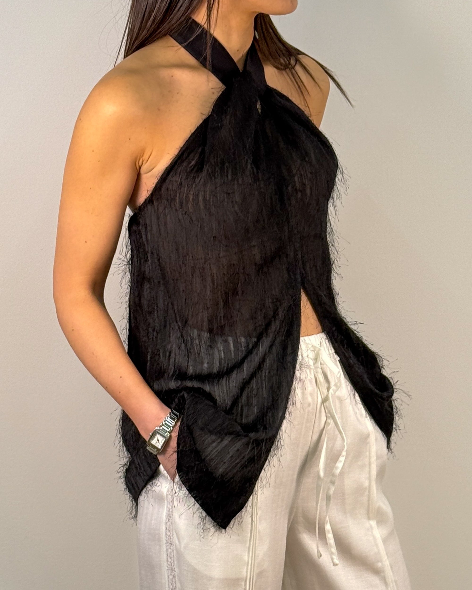 Top Smanicato Plumé con Collo all'Americana - Nero | HANAMI D'OR