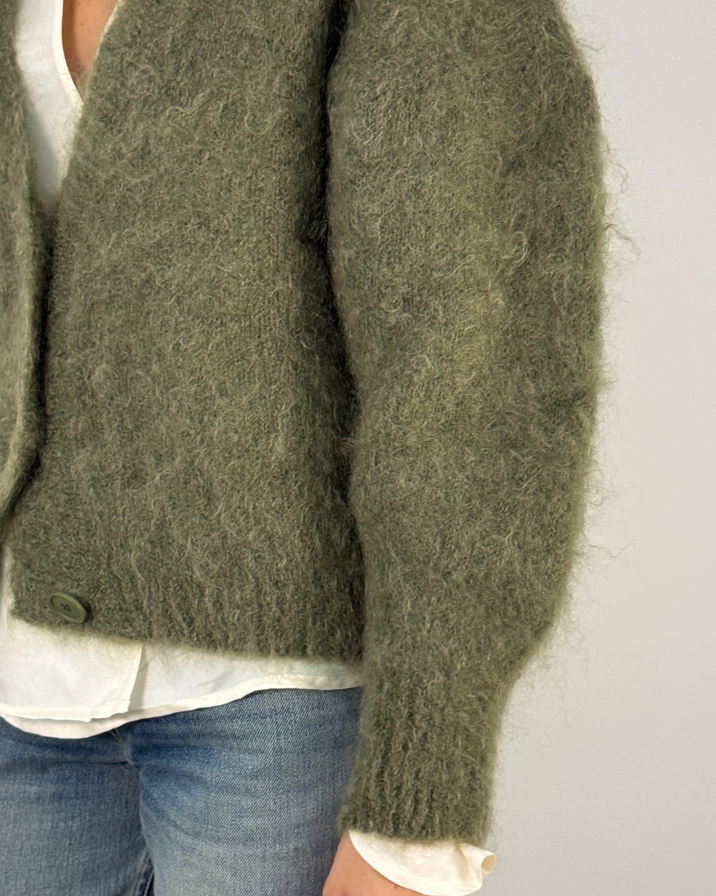 Cardigan in Mohair con Scollo a V e Bottoni - Verde Salvia