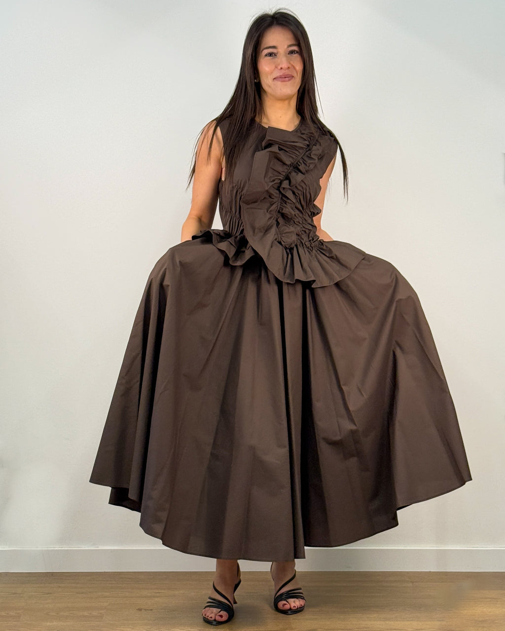 Abito in Cotone con Ruches Asimmetriche e Gonna Ampia - Moka | MEIMEIJ