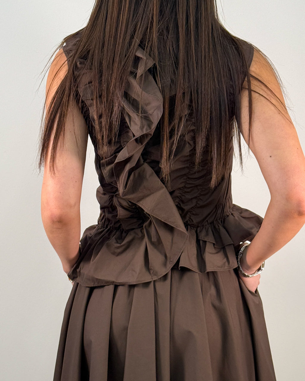 Abito in Cotone con Ruches Asimmetriche e Gonna Ampia - Moka | MEIMEIJ
