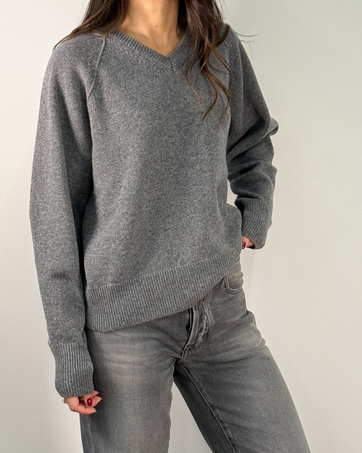 Maglione in Lana e Cashmere con Scollo a V - Grigio