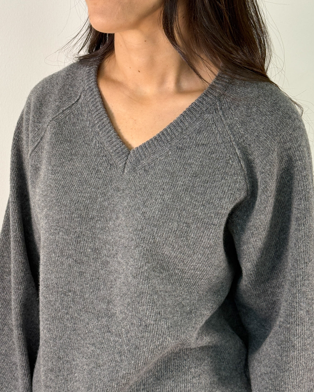 Maglione in Lana e Cashmere con Scollo a V - Grigio