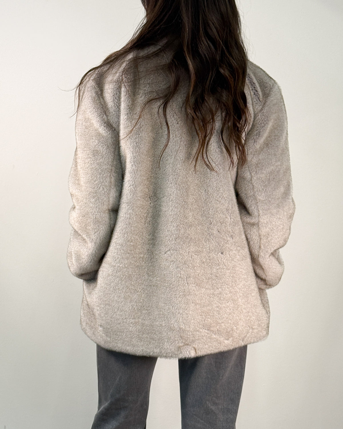 Cappotto in Ecopelliccia con Cintura in Vita - Oatmeal