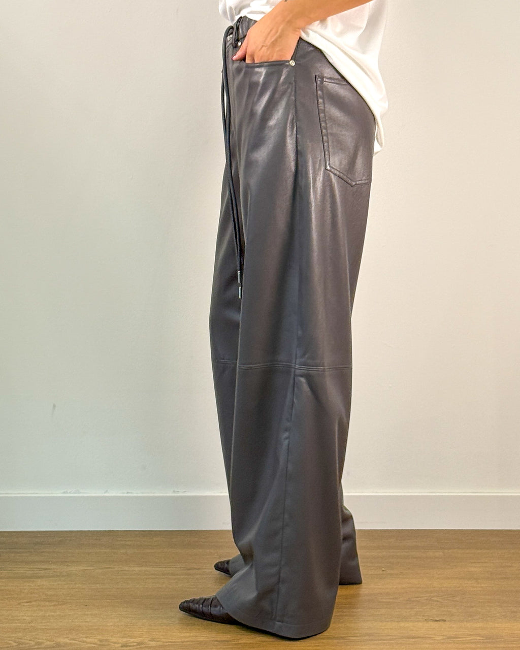 Pantalone Palazzo in Ecopelle con Coulisse - Grigio Cement