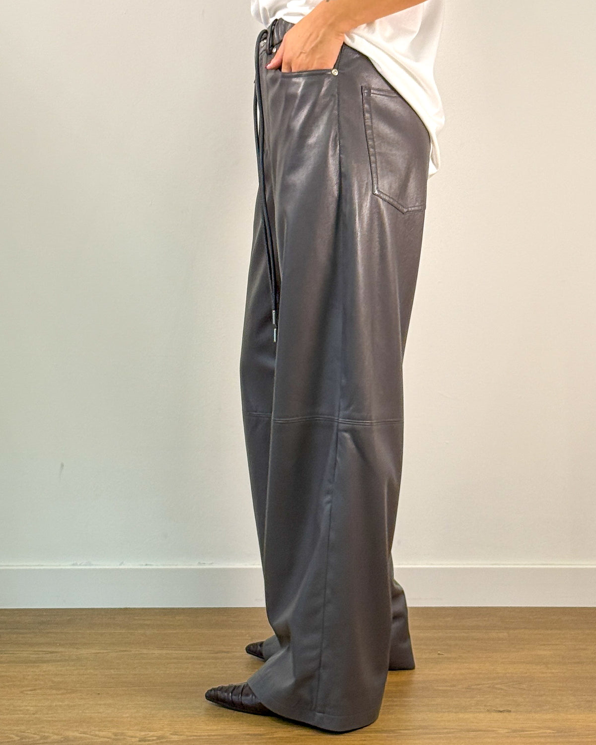 Pantalone Palazzo in Ecopelle con Coulisse - Grigio Cement