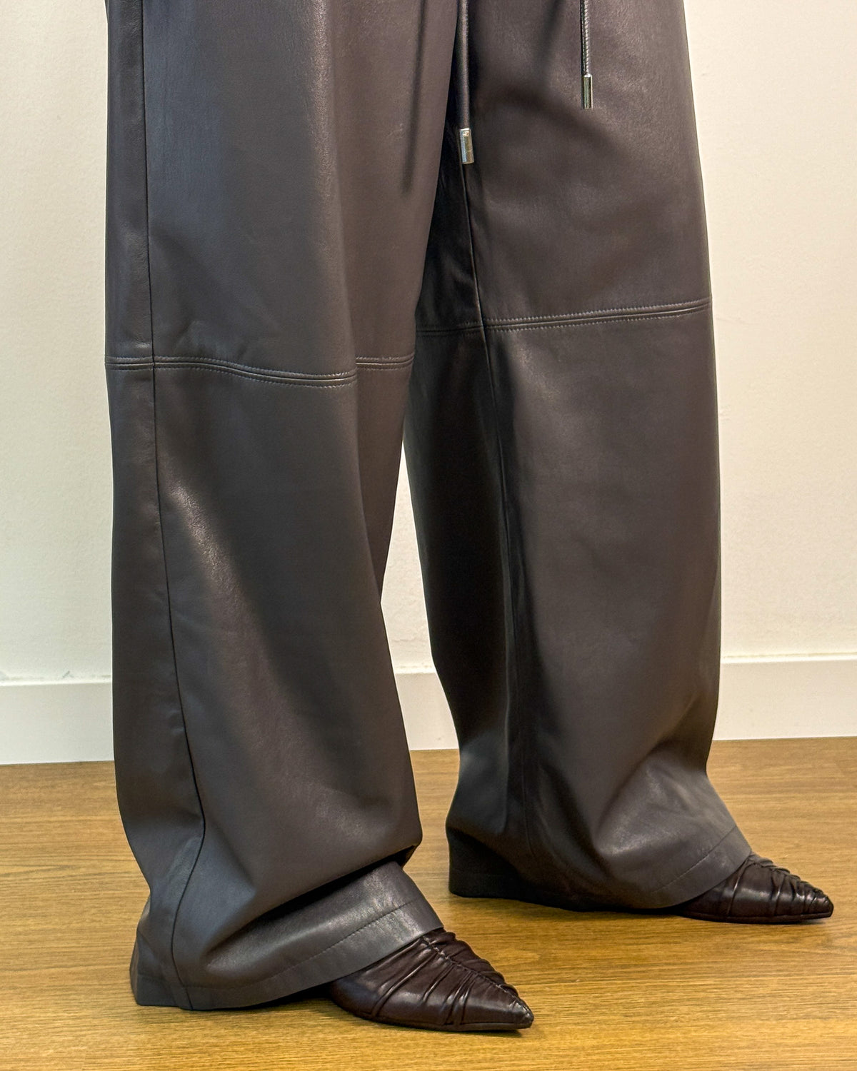 Pantalone Palazzo in Ecopelle con Coulisse - Grigio Cement